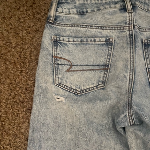 American Eagle Ripped Jeans - Picture 4 of 5